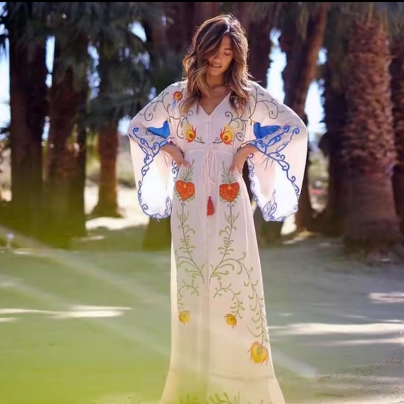 Bohemian White Maxi Dress with Floral Embroidery - Picture 12 of 12